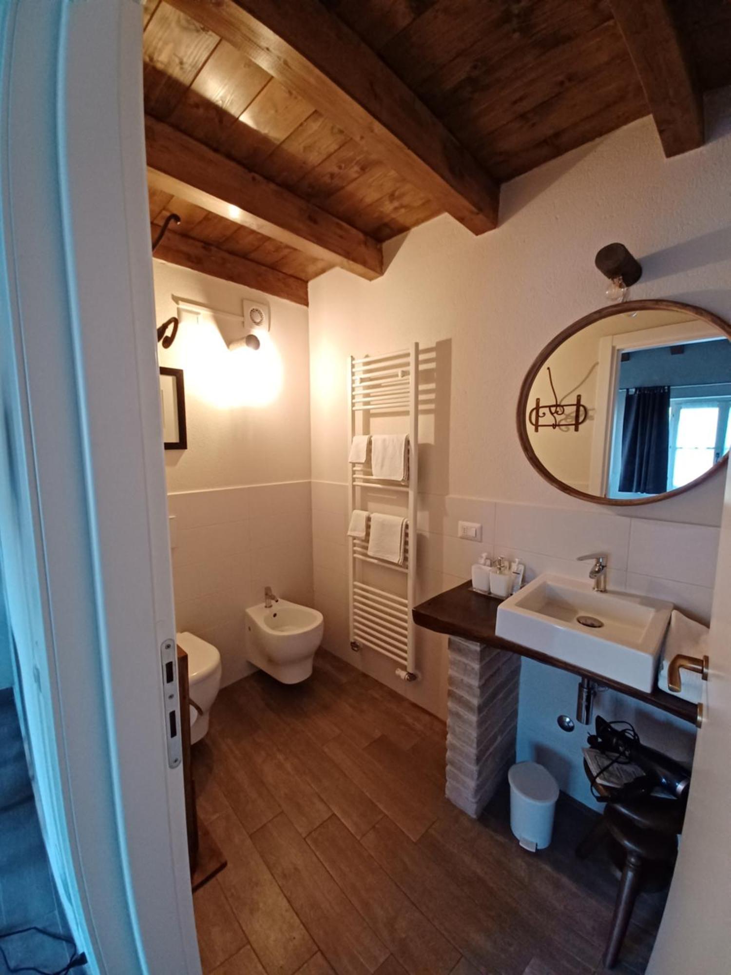 Country-Chic B&B "Il Pozzo E La Macina" Bardi Exteriör bild